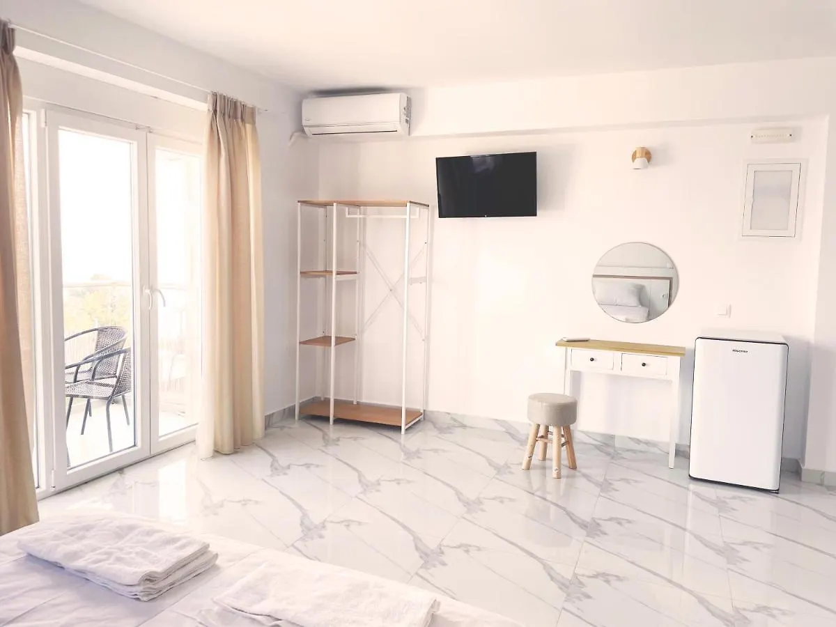 Blue Dream Afytos Aparthotel