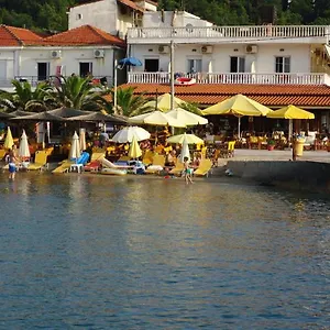 Otel Aegean, Agía Triás